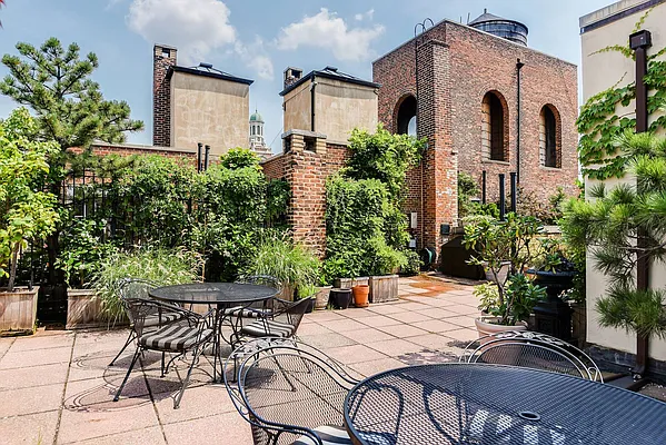 Sold by Compass | media 5