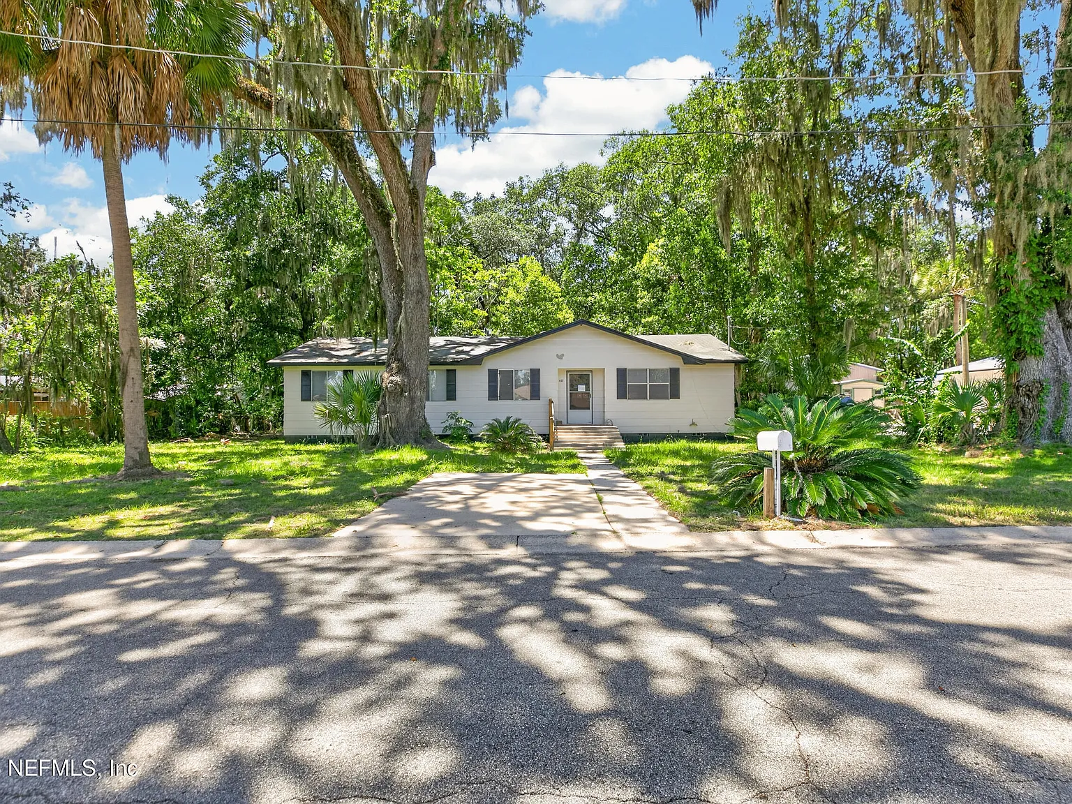 4 bed, 2.0 bath, 1588 sqft, $1,950 — Photo 3