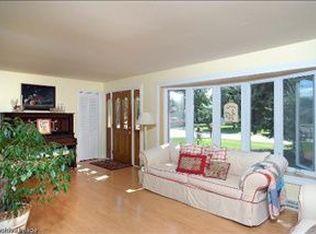 214 Hill St, Willow Springs, IL 60480