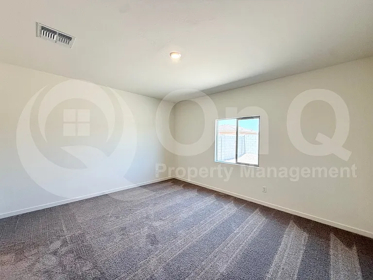 634 W Red Hawk Ct — Photo 10