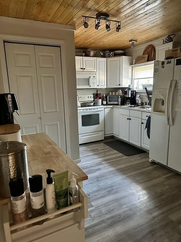 2 bed, 900 sqft, $975 — Photo 2