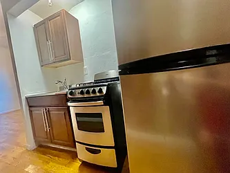 Rented by R New York