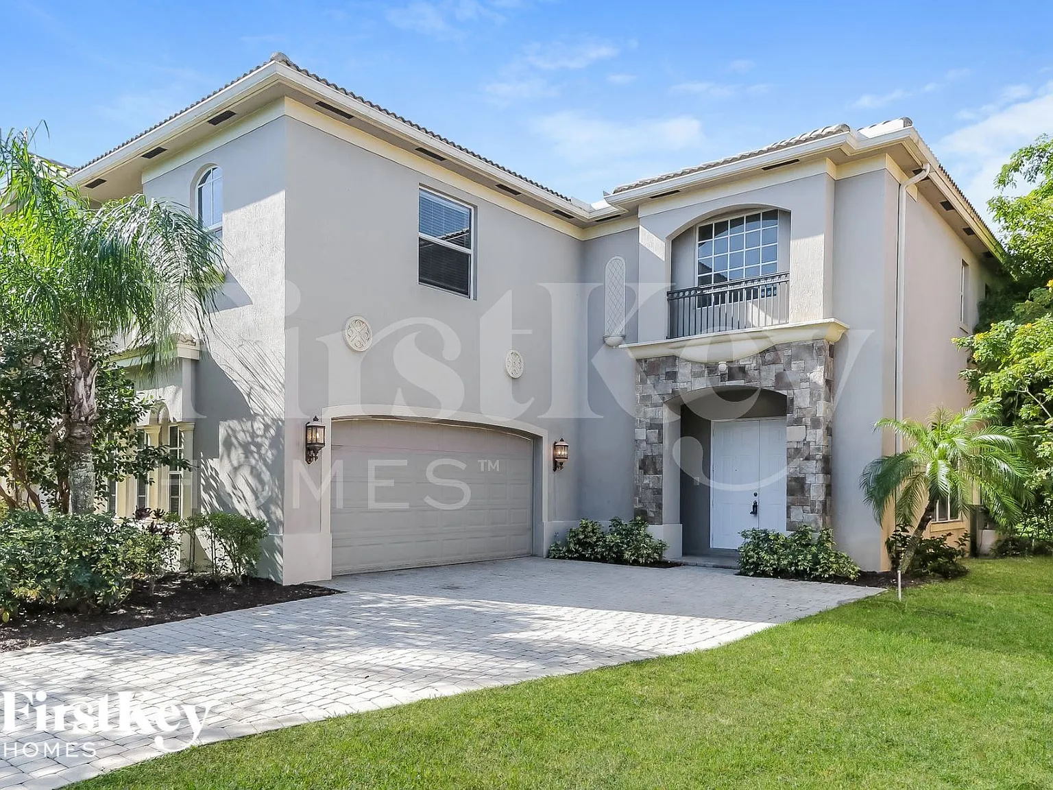5 bed, 4.0 bath, 4472 sqft, $4,925 — Photo 3