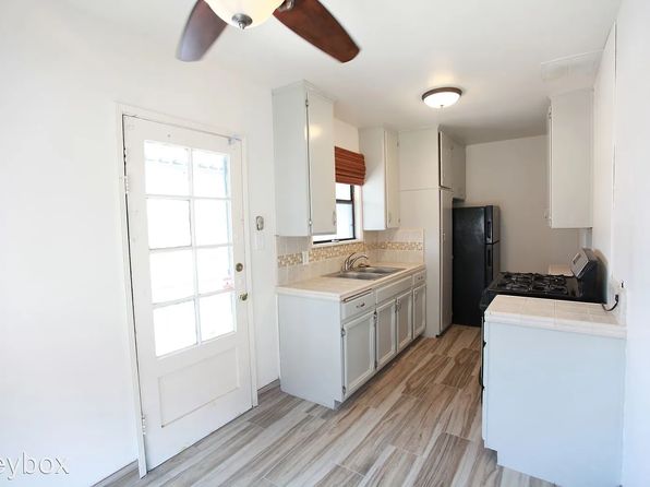 4073 1/2 8th Ave