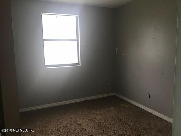 5th image of 210 Woodside Dr