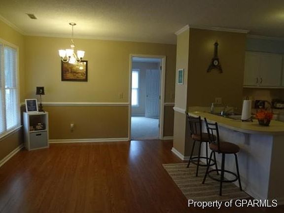 Dining area off kitchen
