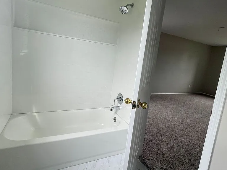 4 Regal Ct — Photo 10