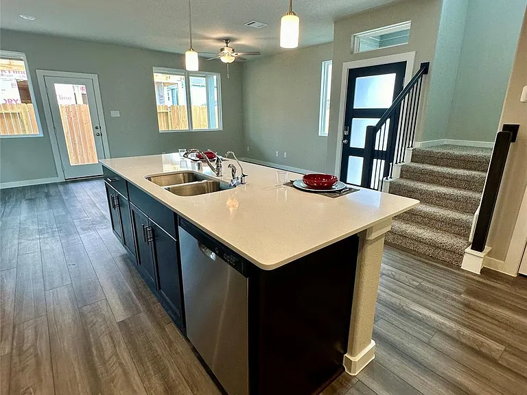 3121 Moontide Ln — Photo 17
