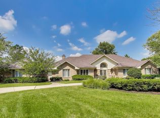 1920 Wedgewood Dr, Lake Forest, IL 60045