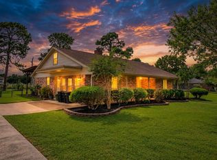 12315 Thaman Dr, Dickinson, TX 77539