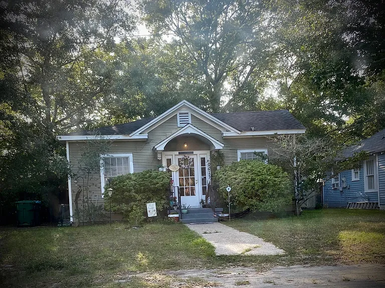 1615 Bullis Ave — Photo 1