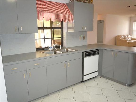 4th image of 1721 N 18th