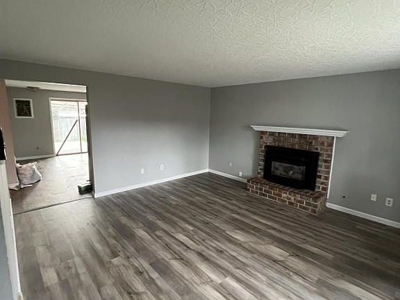 3rd image of 15607 NE 34th St