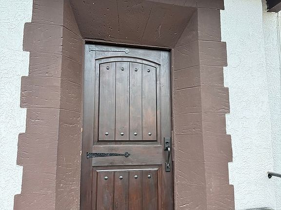 2nd image of 3795 S Saint Andrews Pl APT 3
