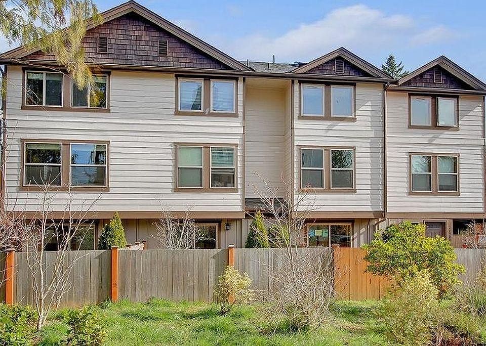 1st image of 14020 32nd Ave NE APT D