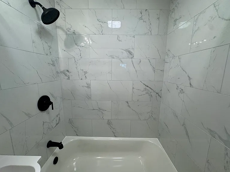 2205 La Salle Ave — Photo 12