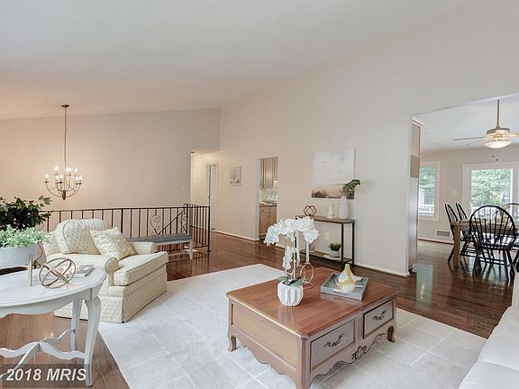 3rd image of 9330 Tovito Dr