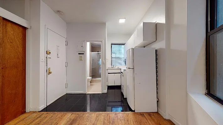 Rented by Bond New York | media 18