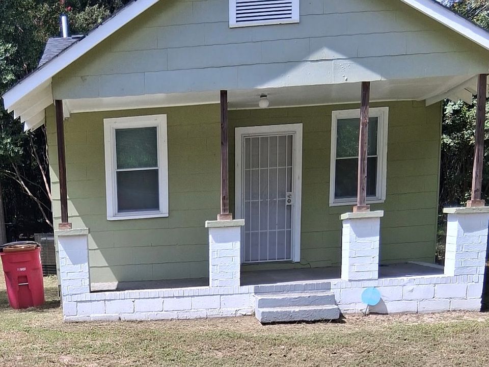 2nd image of 886 Trinity Pl