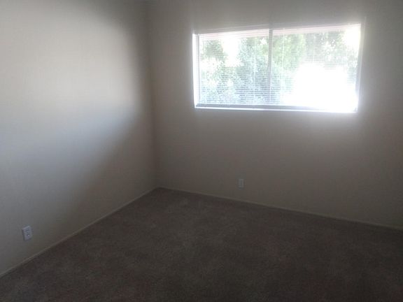 4th image of 211 S Santa Cruz St