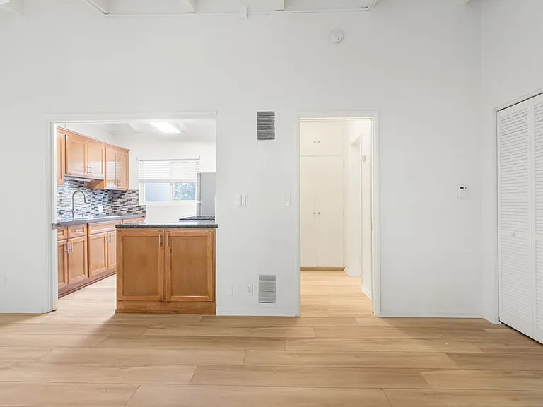 974 Haverford Ave #19 — Photo 5