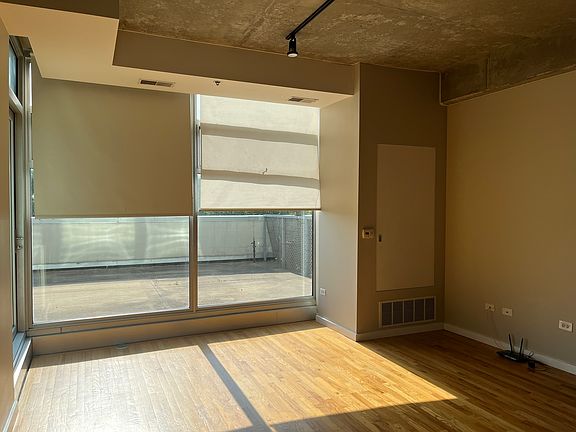 2nd image of 1620 S Michigan Ave Unit 317
