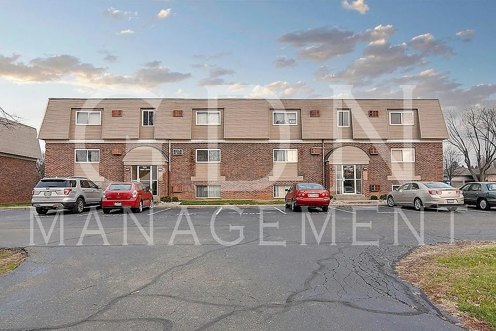 1077 Frederick Drive — Photo 1