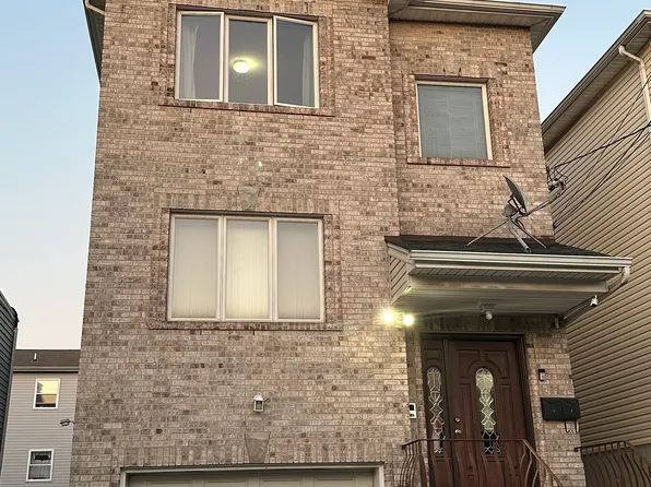 411 N 5th St, Harrison, NJ 07029