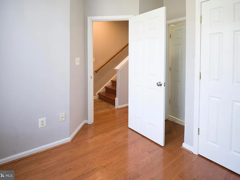 4281 S Capitol St SW — Photo 4