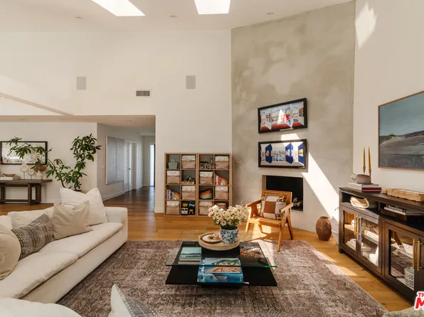 3554 Alginet Dr, Encino, CA 91436