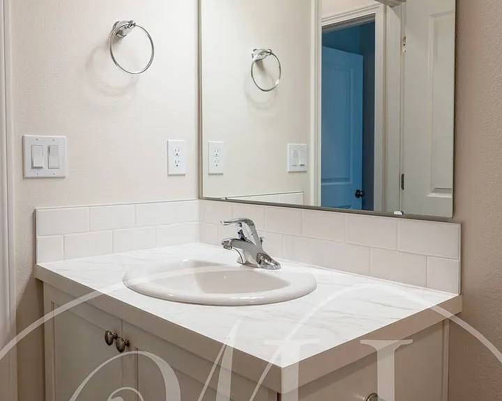 643 Ava St — Photo 7