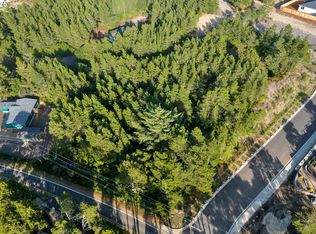 88177 Rhododendron Dr, Florence, OR 97439