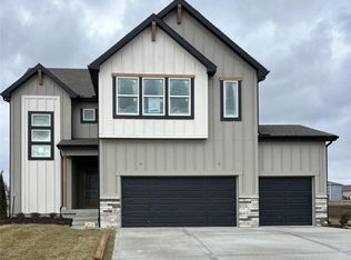 18180 W 166th Ter, Olathe, KS 66062