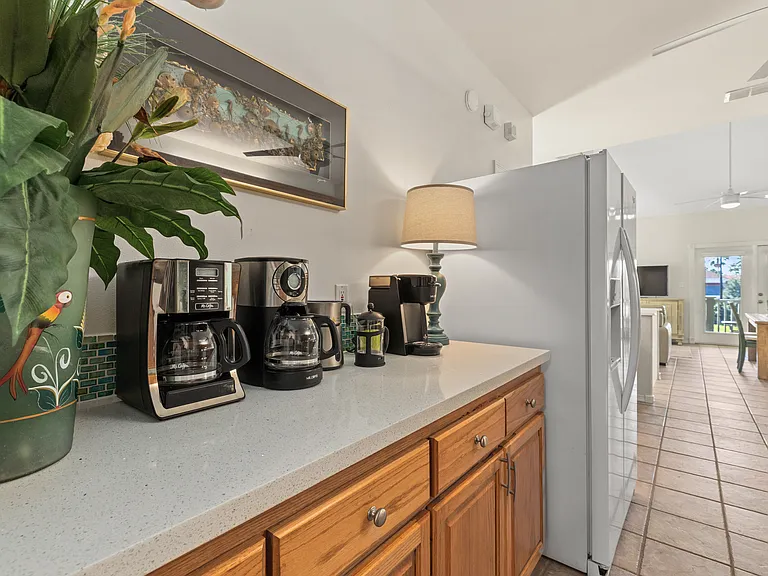 124 E Acapulco St #B — Photo 15