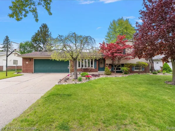 5788 Strathdon Way, Waterford, MI 48327
