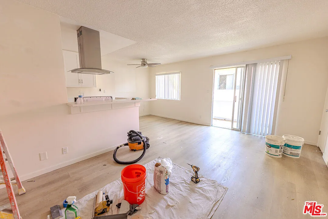 1 bed, 1.0 bath, 650 sqft, $2,350 — Photo 2
