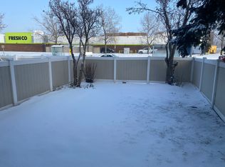 7715 37th Ave NW, Edmonton, AB T6K1T9