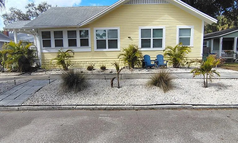 1137 Highland St S — Photo 34