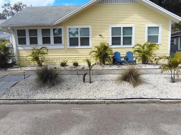 1137 Highland St S, Saint Petersburg, FL 33701