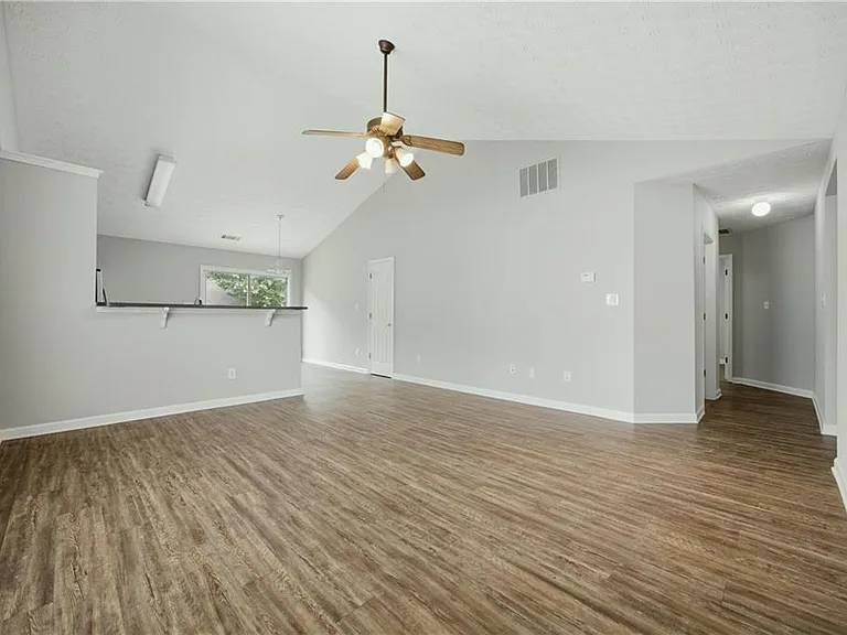 1002 Pine Isle Ct — Photo 2