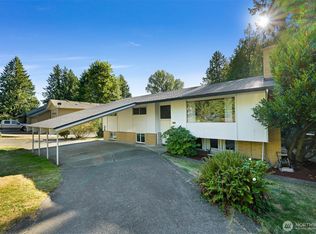 2011 Windsor Dr, Mount Vernon, WA 98273