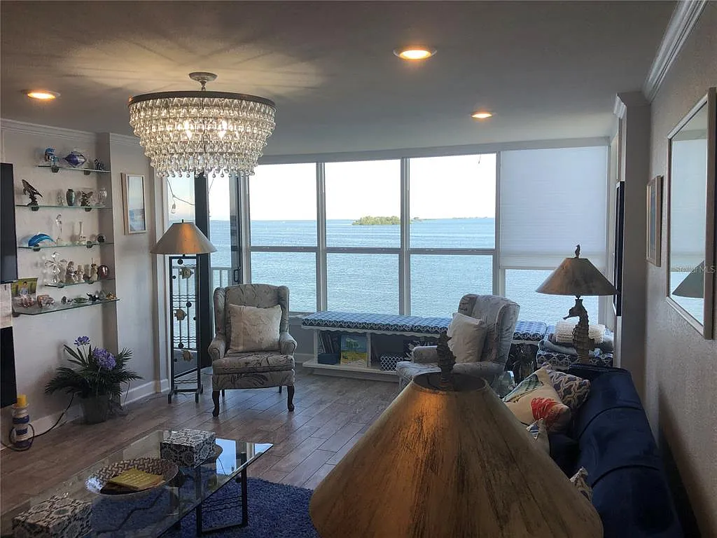 2 bed, 2.0 bath, 1375 sqft, $3,800 — Photo 4