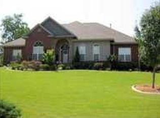 719 Pinetuckett Pkwy, Deatsville, AL 36022