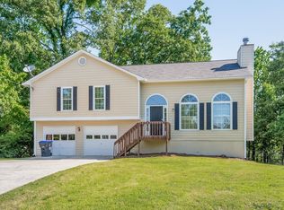 1084 Megan Ct, Sugar Hill, GA 30518