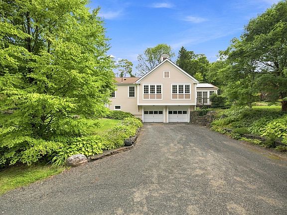 4th image of 128 Leverett Rd
