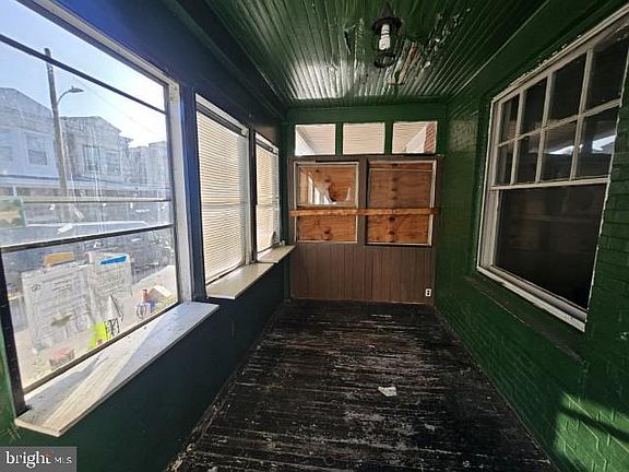 4th image of 1424 W Sparks St
