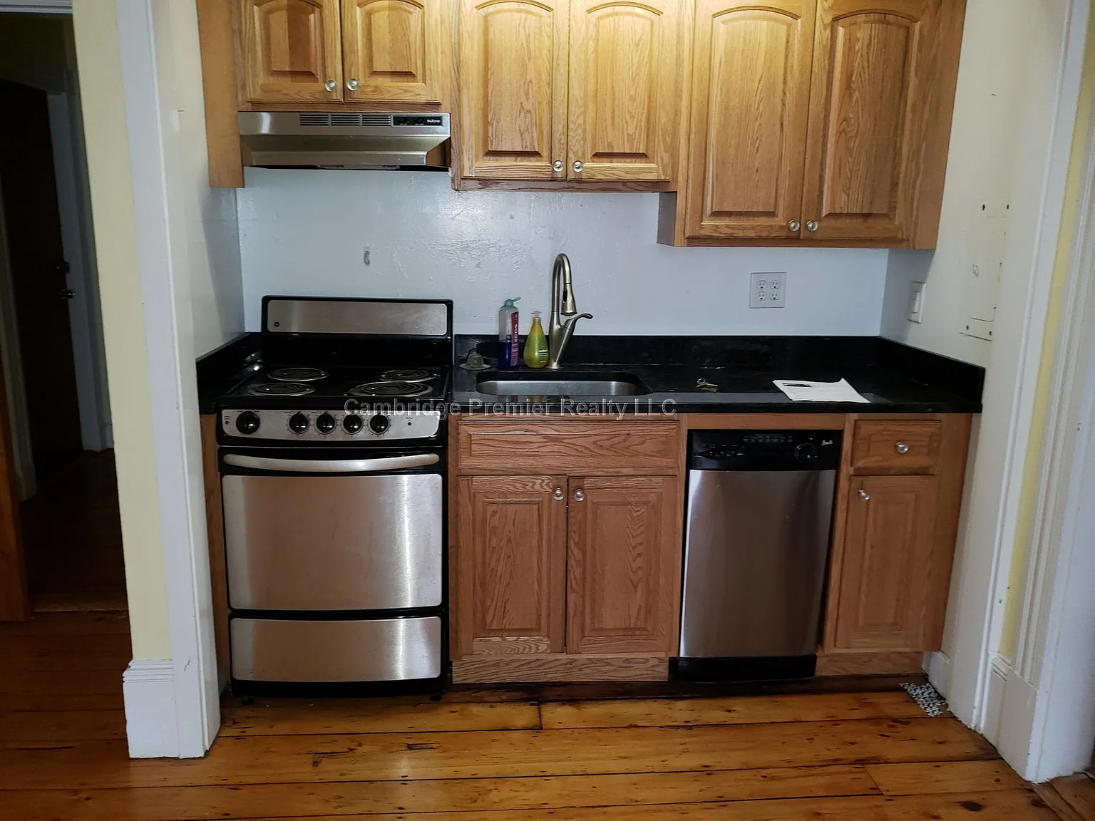1 bed, 550 sqft, $2,300 — Photo 2