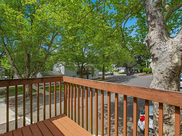 Jamestowne Plaza Apartments — Photo 15