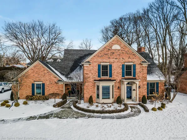 34 Briarwood Pl, Grosse Pointe Farms, MI 48236