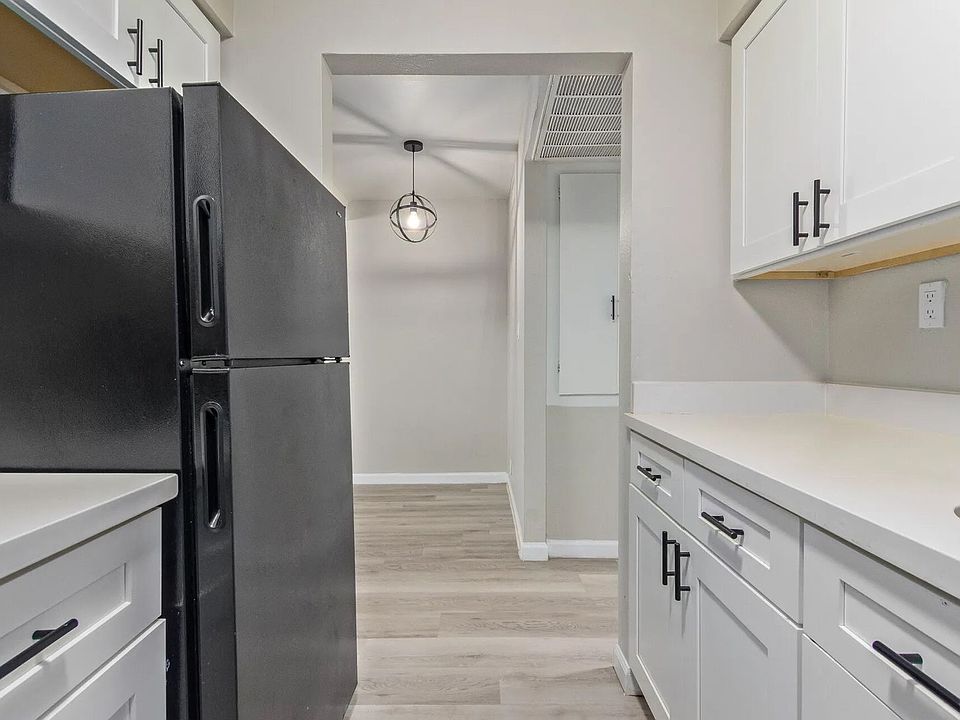 1st image of 3406 E Pinchot Ave #12
